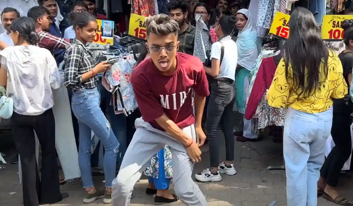 Delhi Markit Dance Viral Video